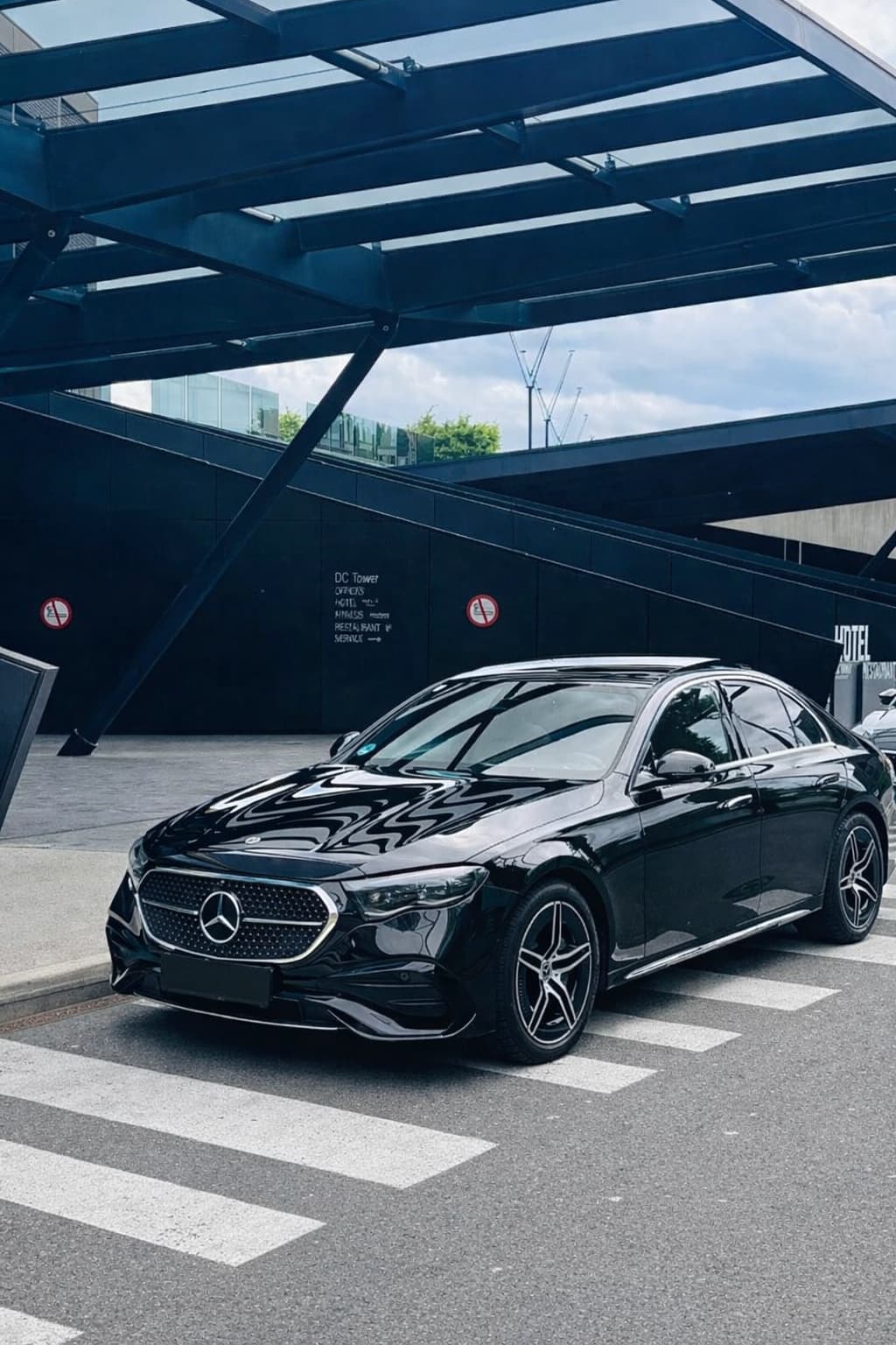 Mercedes E-Class thumbnail 4