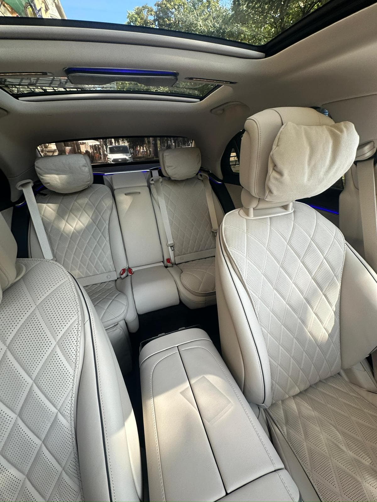 Mercedes S-Class thumbnail 3