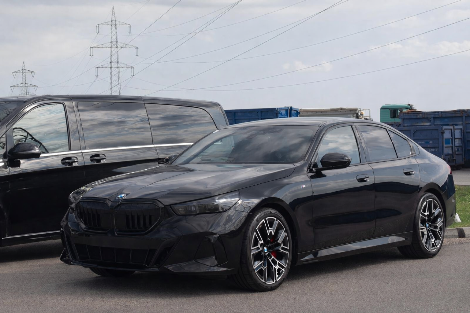 BMW 5 Series thumbnail 4